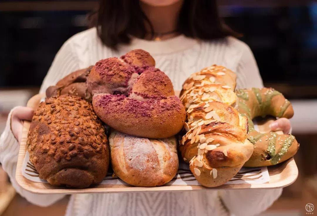 啧啧啧~都是面包，原麦山丘你又搞特殊！