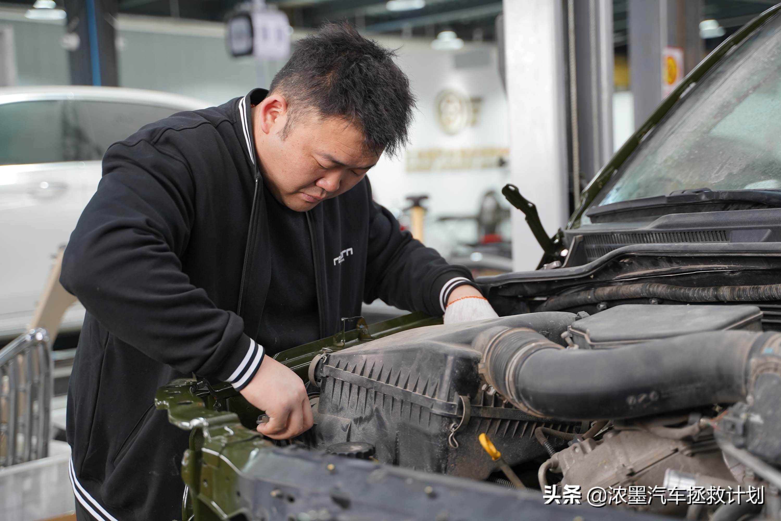 丰田霸道酷路泽带你翻山越岭,丰田兰德酷路泽低速4驱越野模式