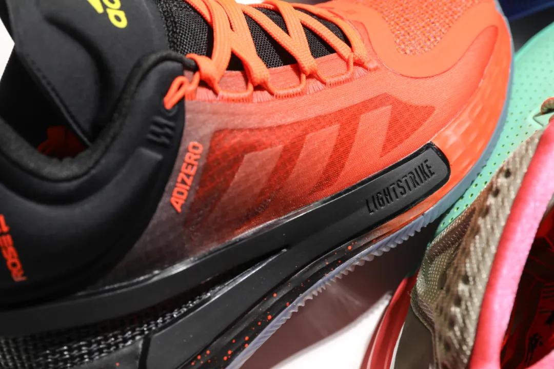 新鞋一出即打折？这几双阿迪篮球鞋的二级市场行情竟然如此坚挺