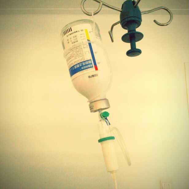 脂肪乳引起腹痛还能用吗,脂肪乳和西咪替丁