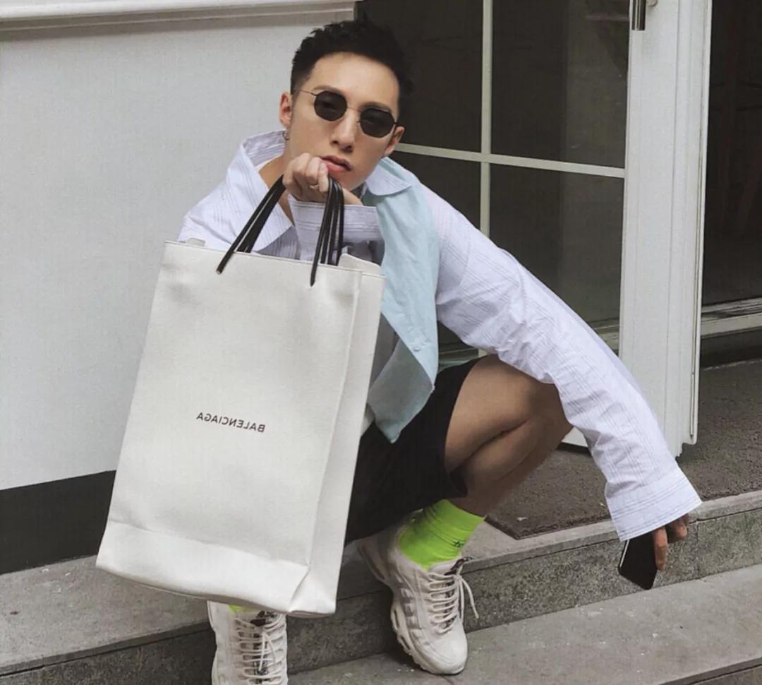 最近很流行的眼镜,最近特别流行的眼镜