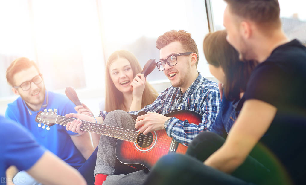 快速学会ktv歌曲,KTV怎么唱歌才好听快速入门教程