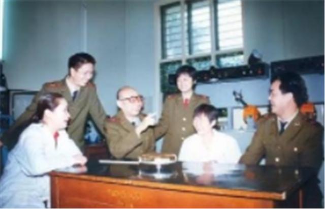 高伯龙作品,高伯龙讲述国防科技