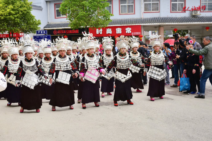 台江苗族姊妹节巡游,台江苗族姊妹节苗族服装