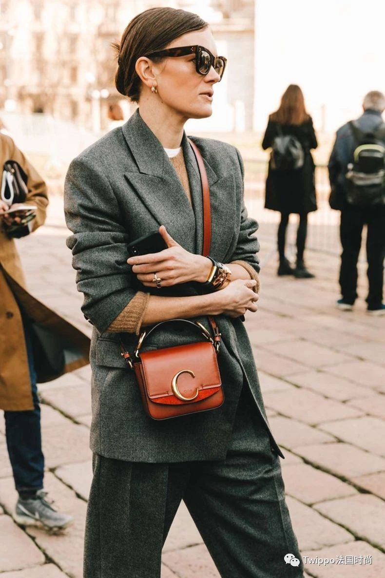 有文化的人应该怎么去说话,有文化的人该如何穿搭衣服