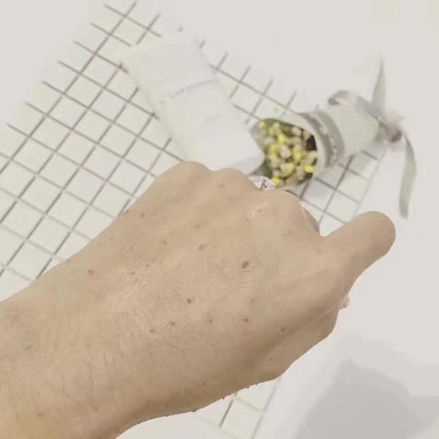 去角质脸上搓出黑泥是角质吗,怎么判断脸要不要去角质