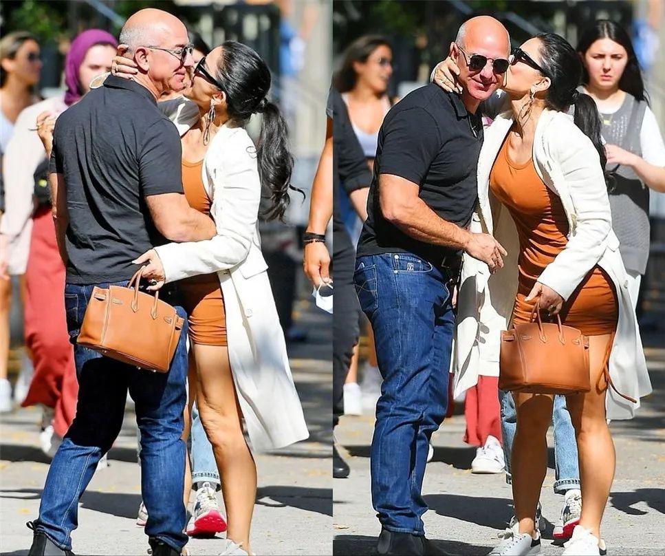 贝佐斯女友当街亲他一脸口红，浑身巨钻，富婆气息，转正的节奏？