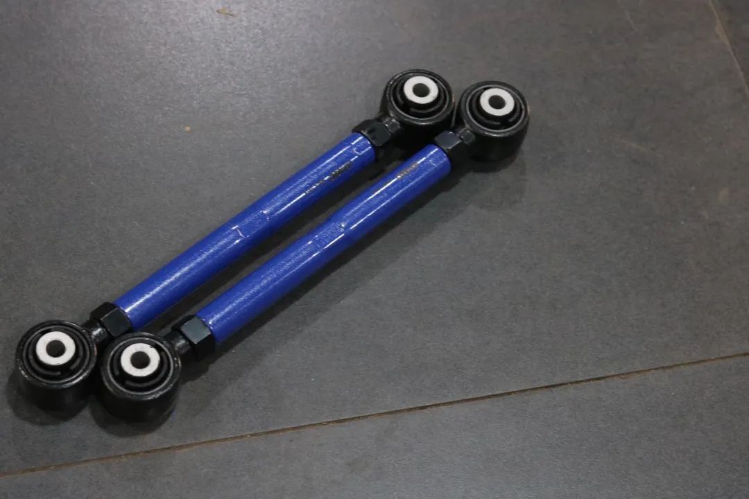 怪兽翻新车,怪兽修车翻新艾力绅