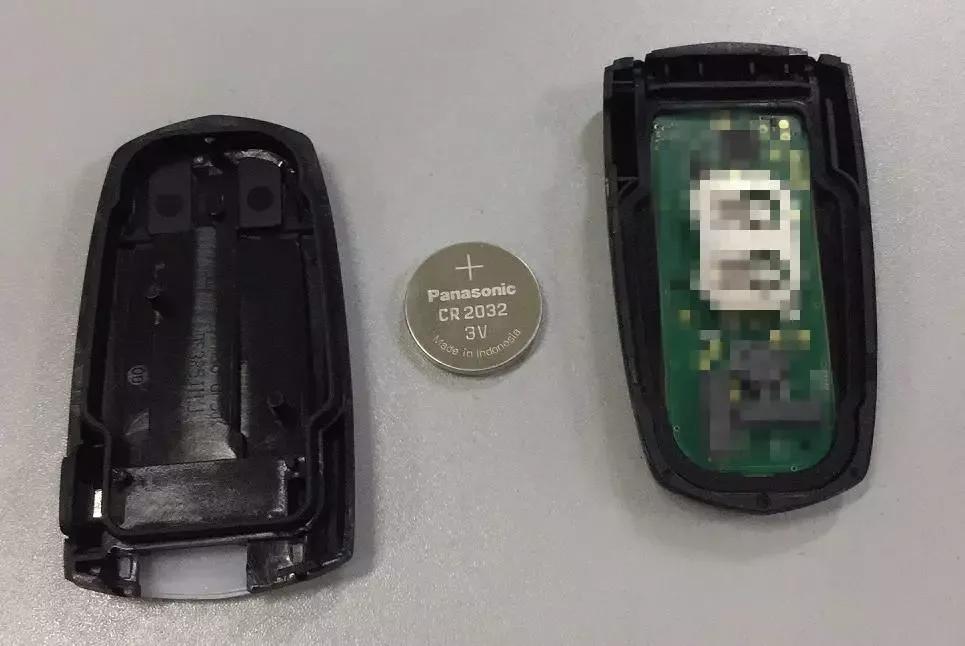 高尔夫遥控钥匙怎么更换电池,手把手教你更换遥控钥匙电池