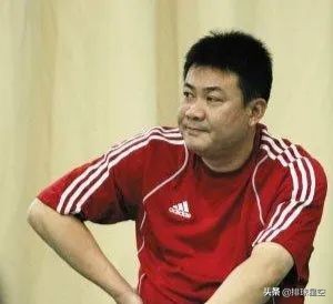中国女排历届教练名单及辉煌历程,女排新主教练简介