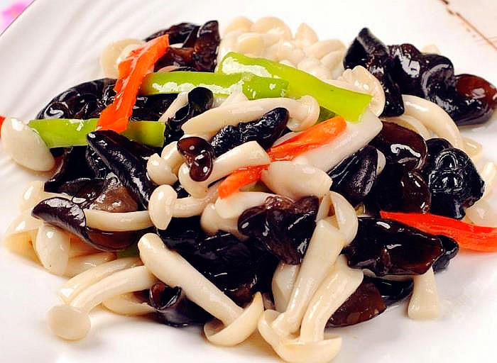 买回来的蘑菇长毛了能吃吗,长毛的干蘑菇煮的汤能喝吗