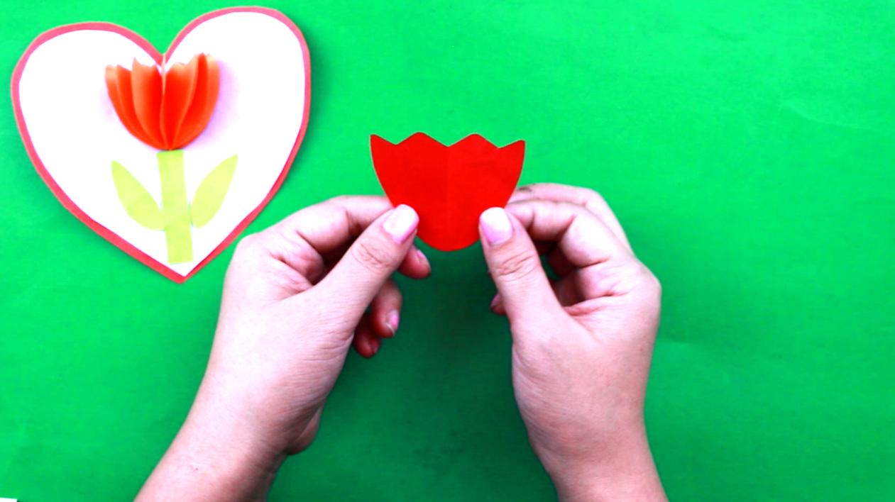 38女王节幼儿手工贺卡,亲子手工三八妇女节折叠花朵贺卡