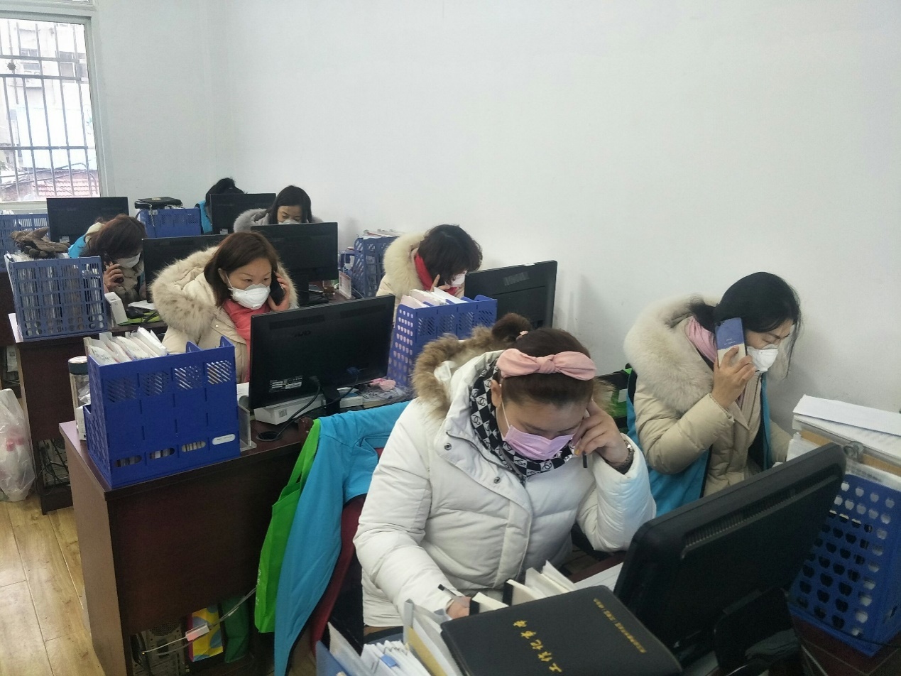 红蓝小二代购邻里互帮互助干群共同战疫用好民呼我应平台，打好防疫物资阵地战