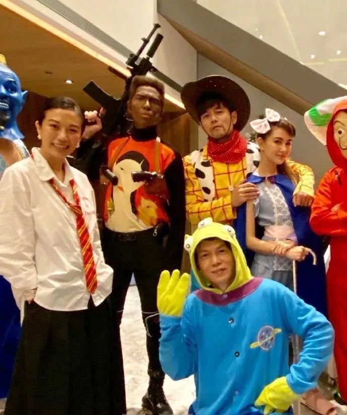 汪东城和萧敬腾谁大,萧敬腾和汪东城谁火