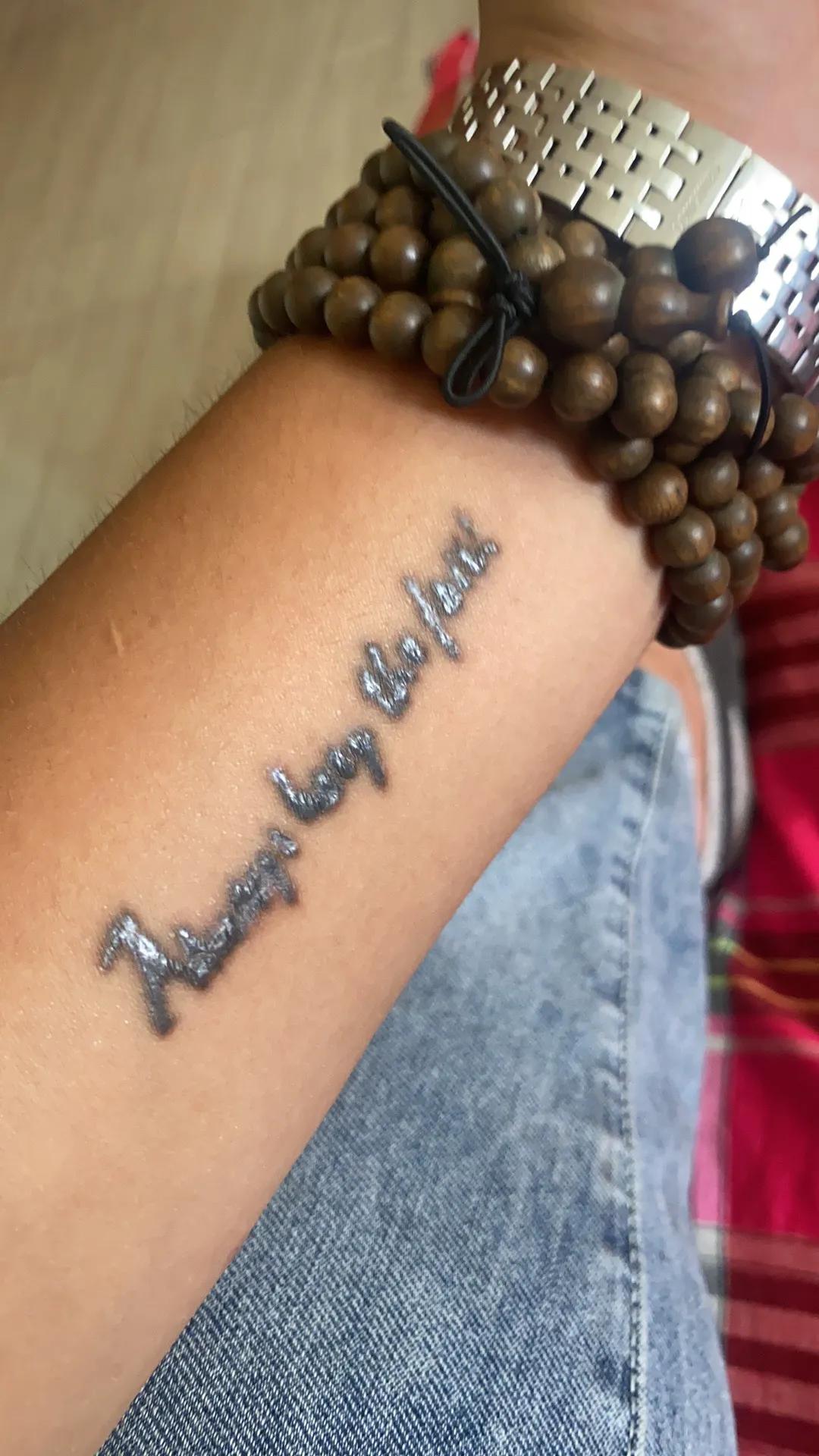 纹身真的能洗掉后会留下疤痕吗,网上的纹身药水真的能洗掉吗