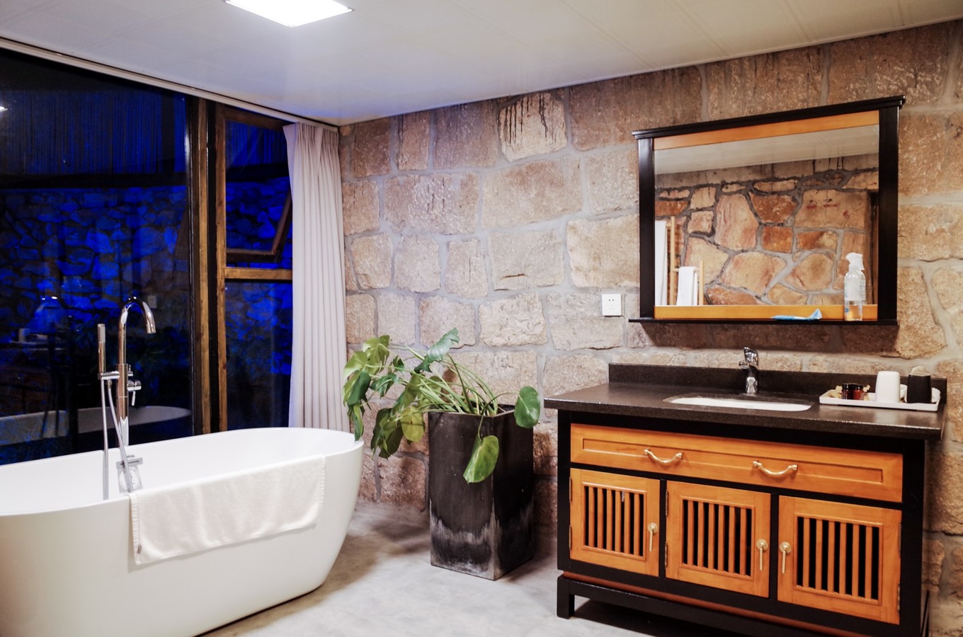 推荐一下石塘的民宿,怀旧民宿石塘