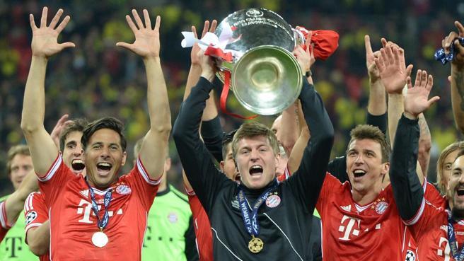 克罗斯职业生涯身价,140年度最佳球员克罗斯