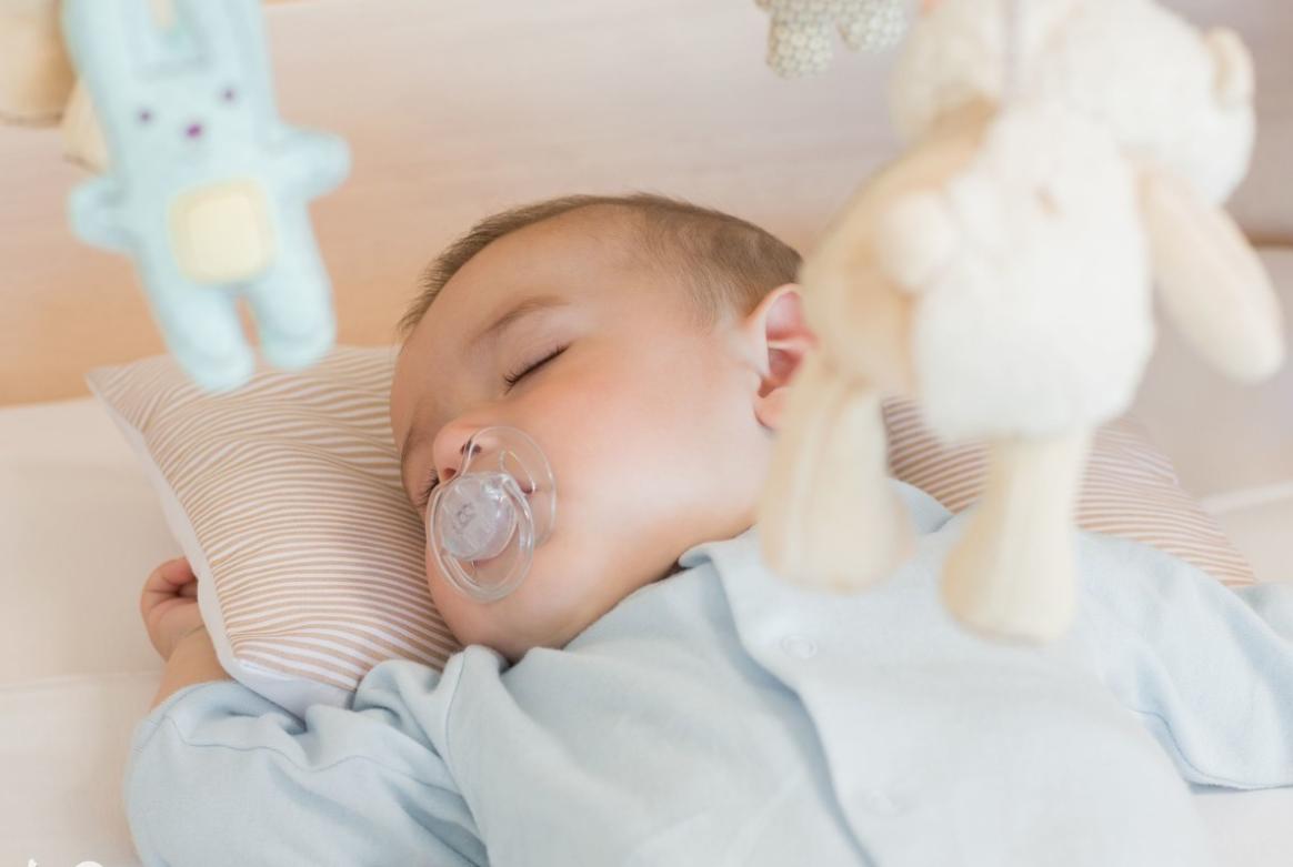 1岁宝宝总是有意无意撅嘴,1岁宝宝总使劲咧嘴