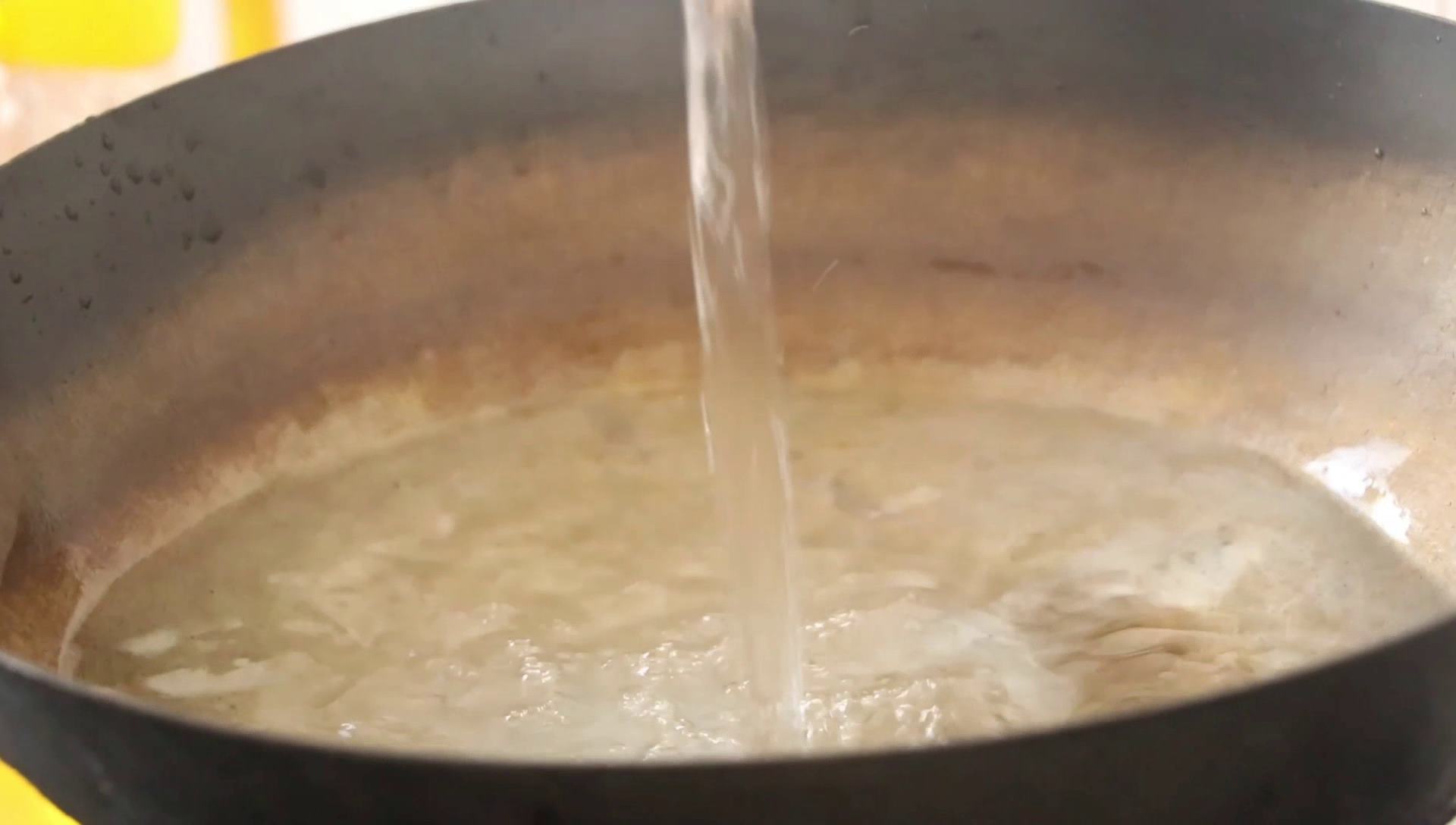 教你做凉粉的配方和技巧,在家自制凉粉嫩滑有弹性太好吃了