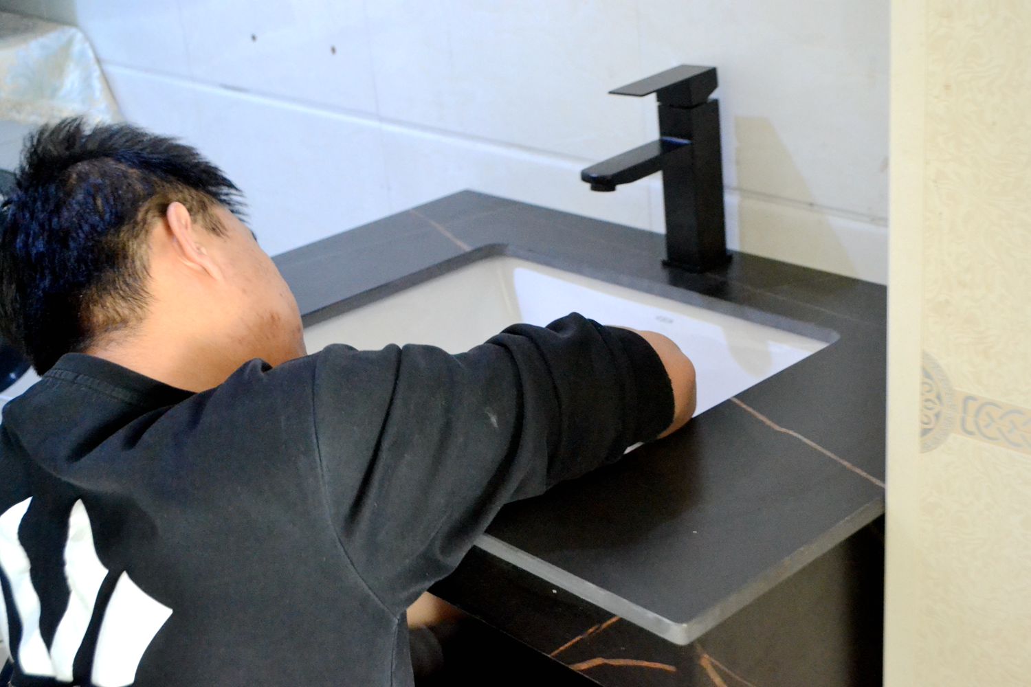 希箭浴室柜和联勒浴室柜哪个更好,希箭铝合金浴室柜质量怎样