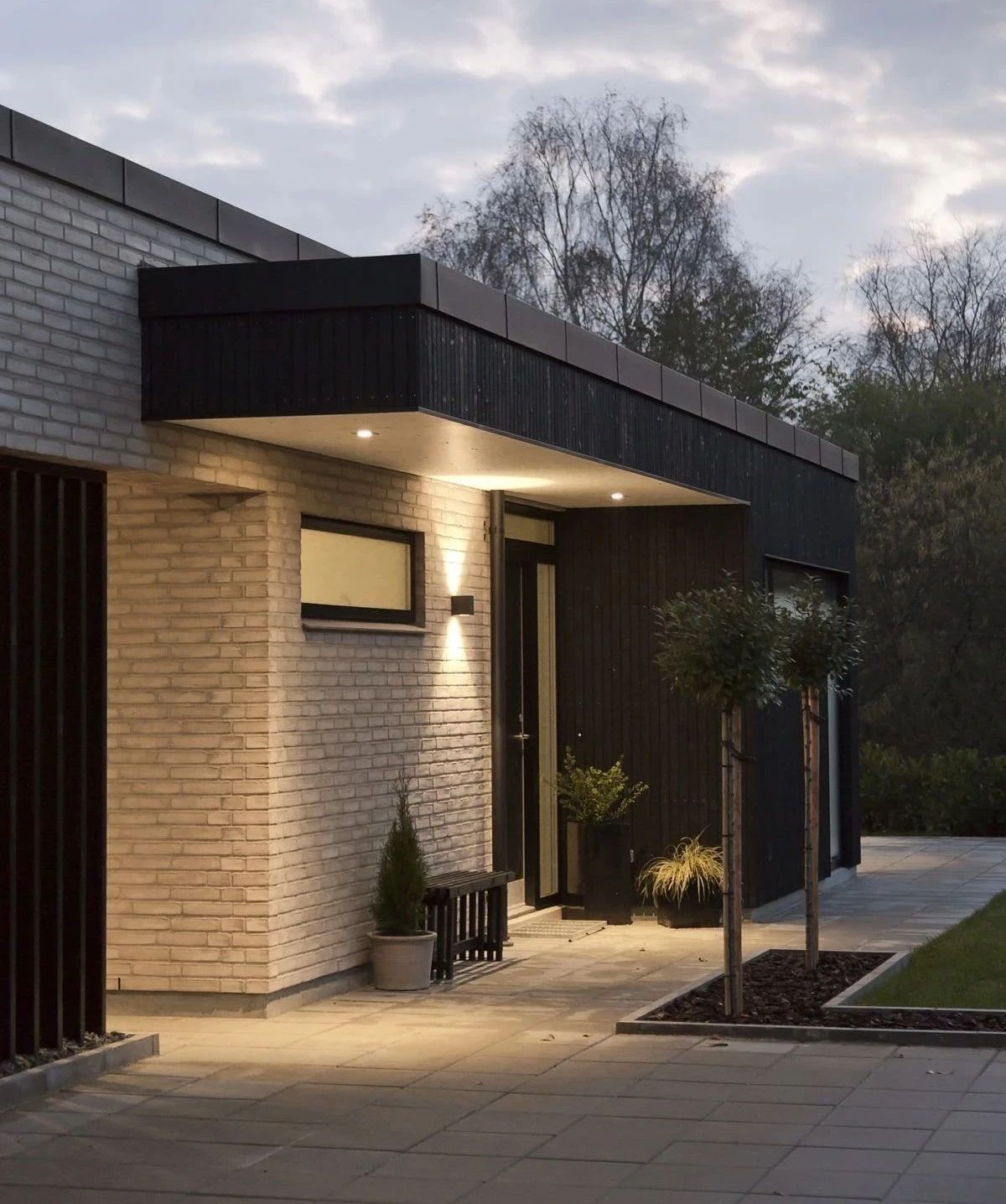 千万别让5块钱的小灯泡，毁了你价值500万的庭院花园