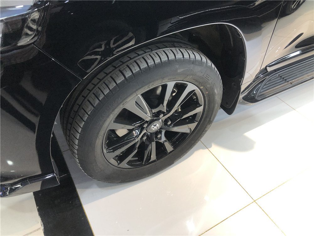 2022款丰田酷路泽5700顶配黑武士,10款美规酷路泽5700升级黑武士