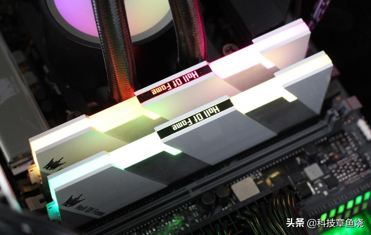 华硕tufb560重炮手能插几个固态,华硕tufb560重炮手说明书