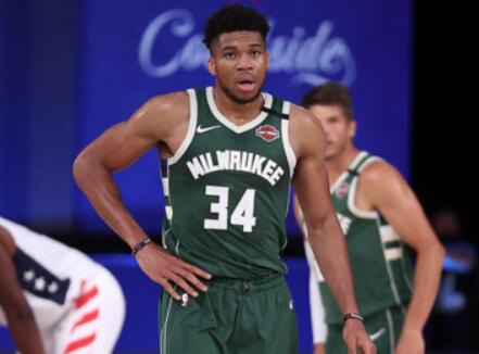 雄鹿字母哥最近集锦,字母哥遭驱逐利拉德逆转