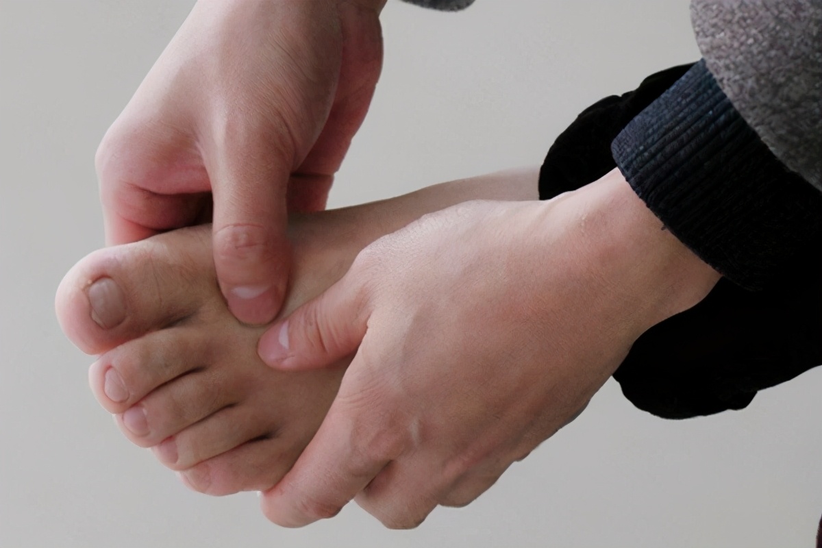 脑梗双腿无力吃什么中成药,我有脑梗老是双腿无力是什么原因