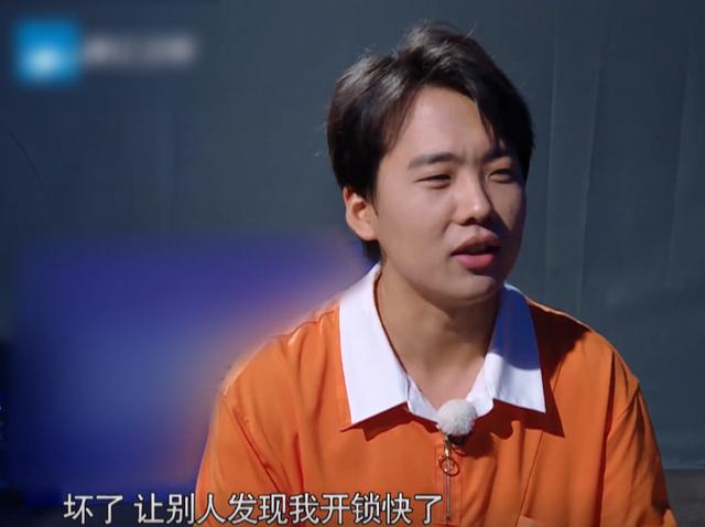 郭麒麟跑赢黑衣人跑男是哪一期,奔跑吧兄弟郭麒麟跑赢黑衣人