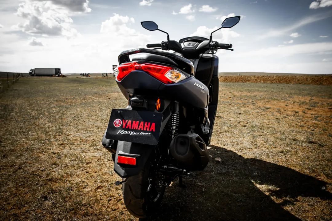 试驾雅马哈nmax150,雅马哈踏板nmax155跟pcx哪个好