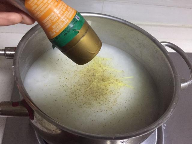 蟹粥怎么熬才好喝,螃蟹粥怎么做才能更鲜嫩