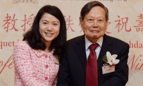 杨振宁和翁帆复杂关系,杨振宁是怎么与翁帆相识相爱的