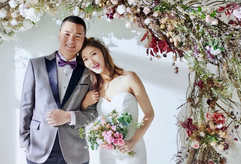 艾莉李彩桦闪婚闪离，看到她的身家，难怪放弃富豪丈夫赡养费