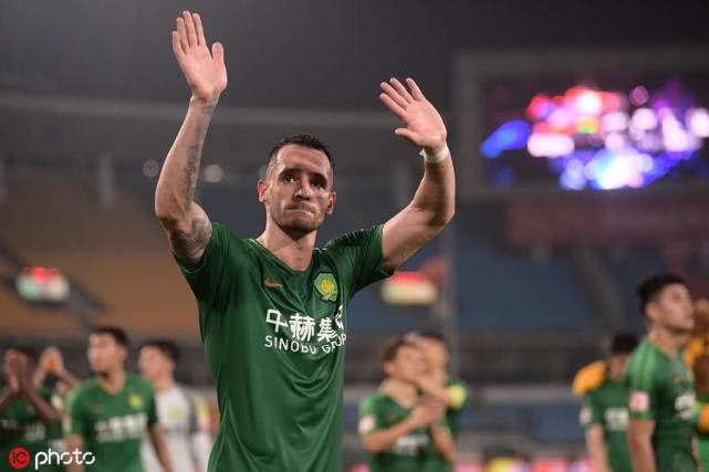 南*力暴**鸟北傲骨你追我赶，巴西国脚，扛着恒大国安争霸