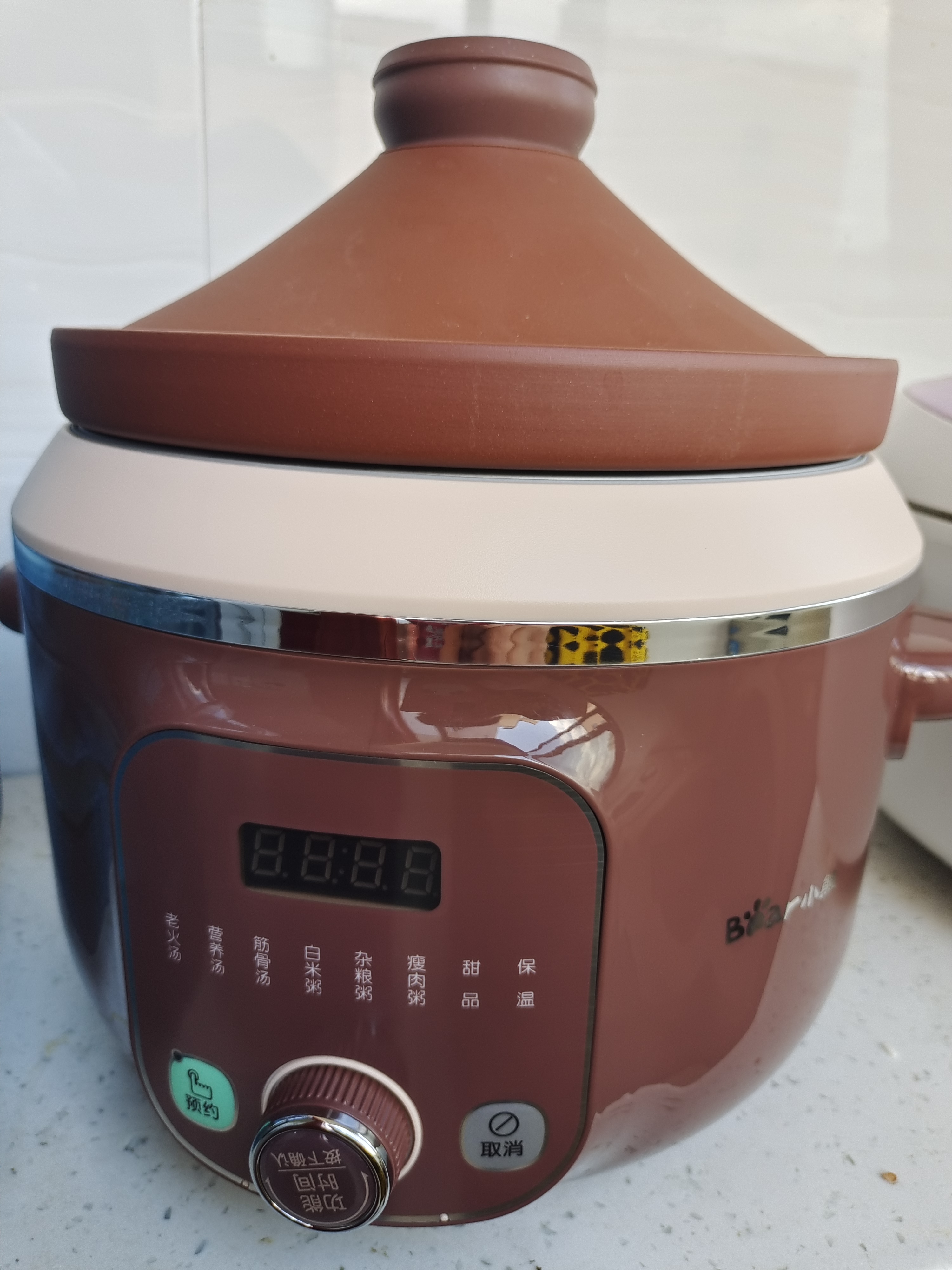 新年买的新锅锅盖摔碎了,新买的砂锅就把盖子摔坏了