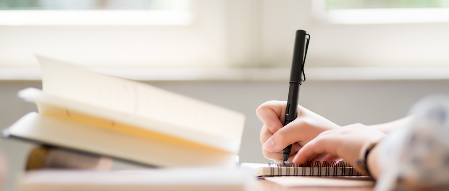 中国最牛服务员17岁,女服务员张勇身价