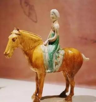 白釉绿彩瓷器发展历史,新三彩瓷器