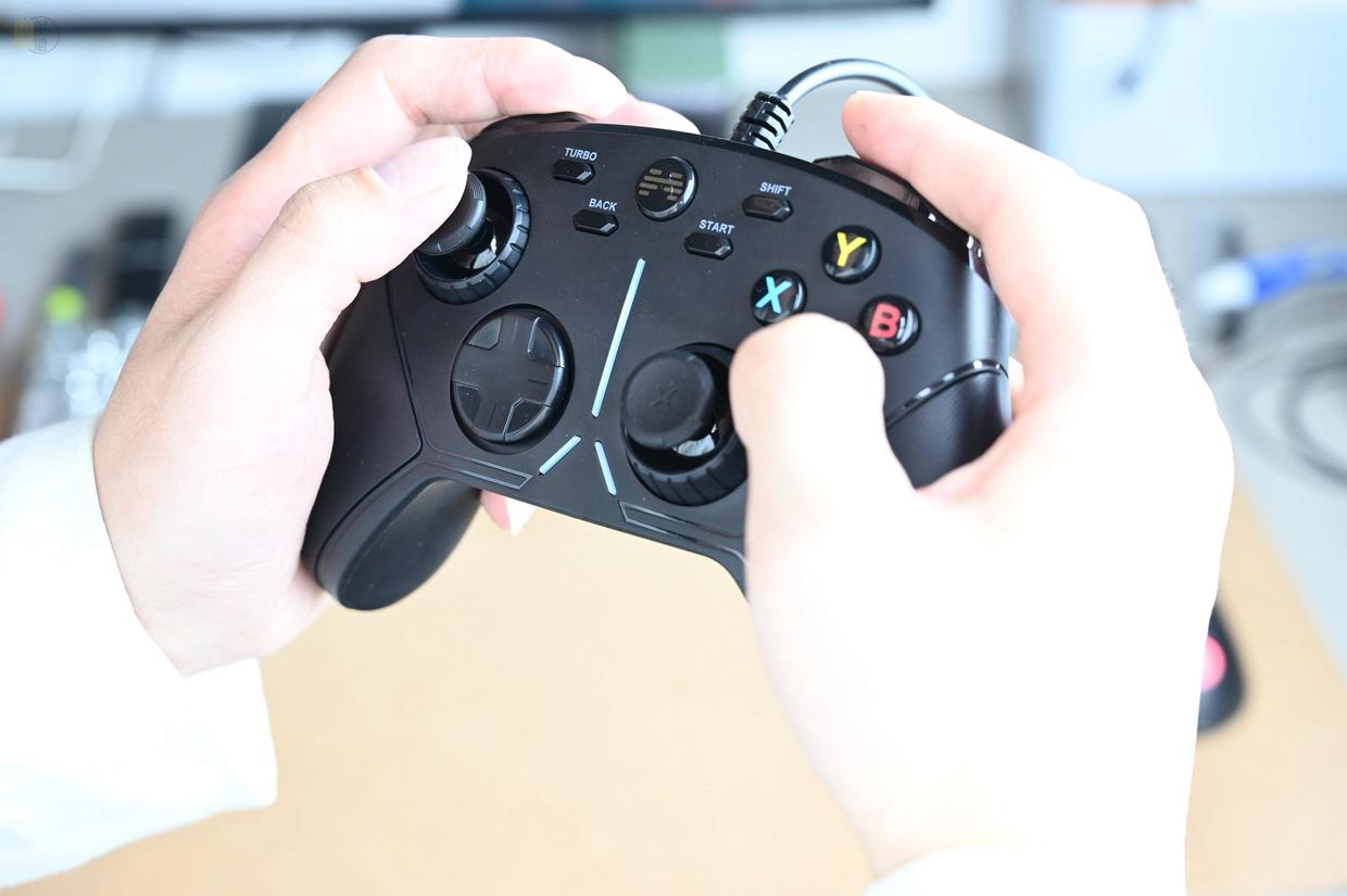 北通阿修罗3有线手柄怎么样,北通阿修罗3用的摇杆