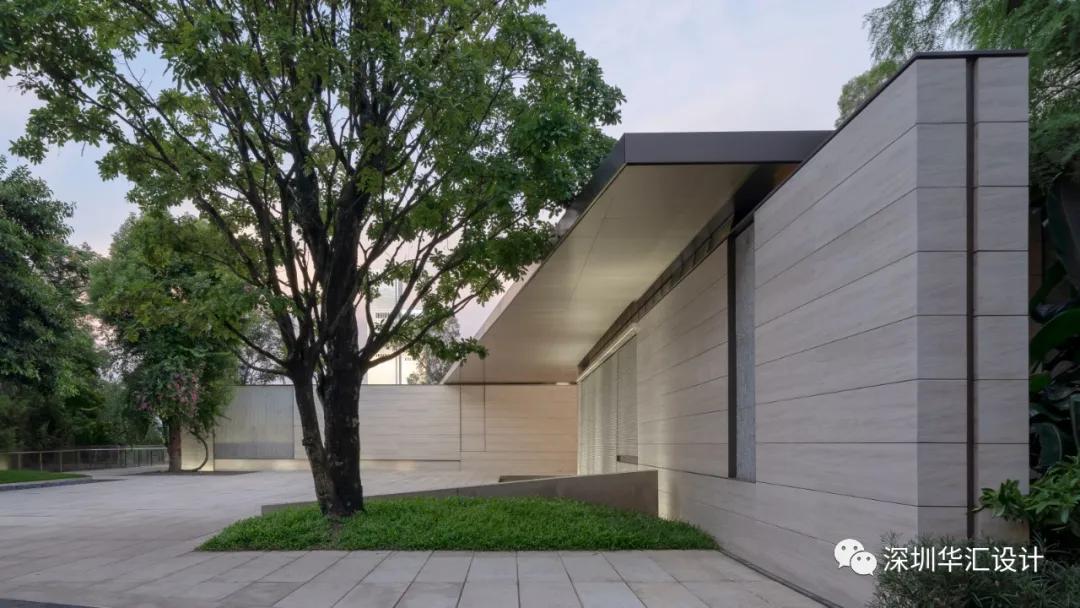 深圳莲花山公园展示中心——糅合自然与陈列的墙/深圳华汇设计