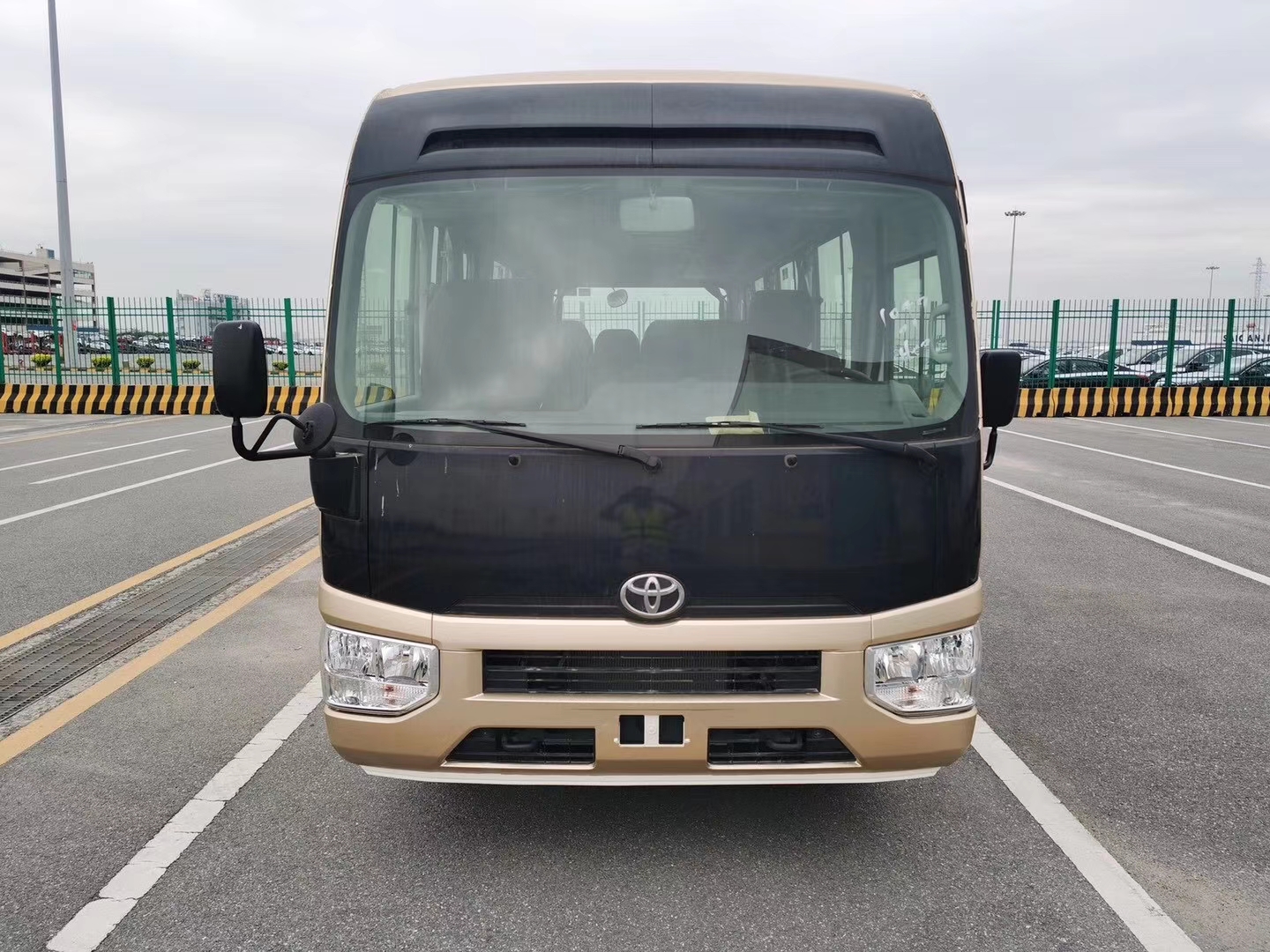 丰田考斯特最豪华版,丰田考斯特顶级车的图片