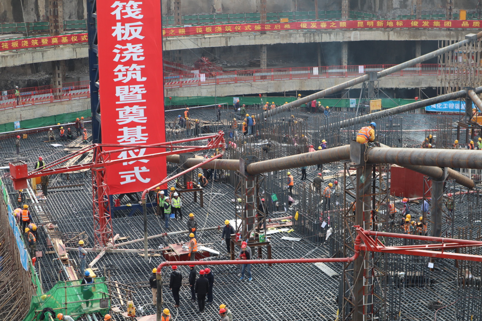 昆明俊发集团春之眼多少一平,云南第一高楼春之眼沙盘