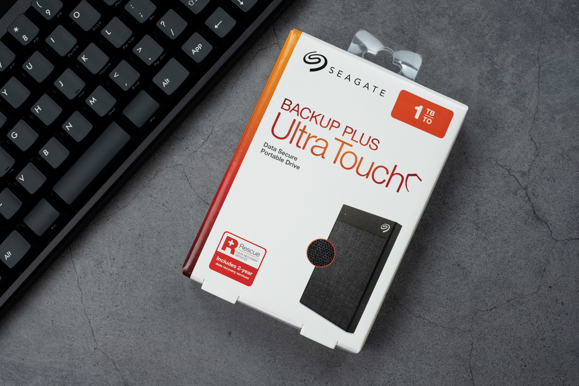 硬件级别安全加密硬盘,让日常工作更放心,避免商业敏感文件泄密