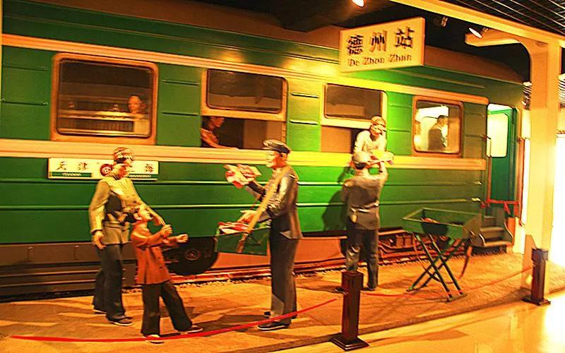 德州扒鸡好吃还是符离集烧鸡好,德州扒鸡符离集烧鸡