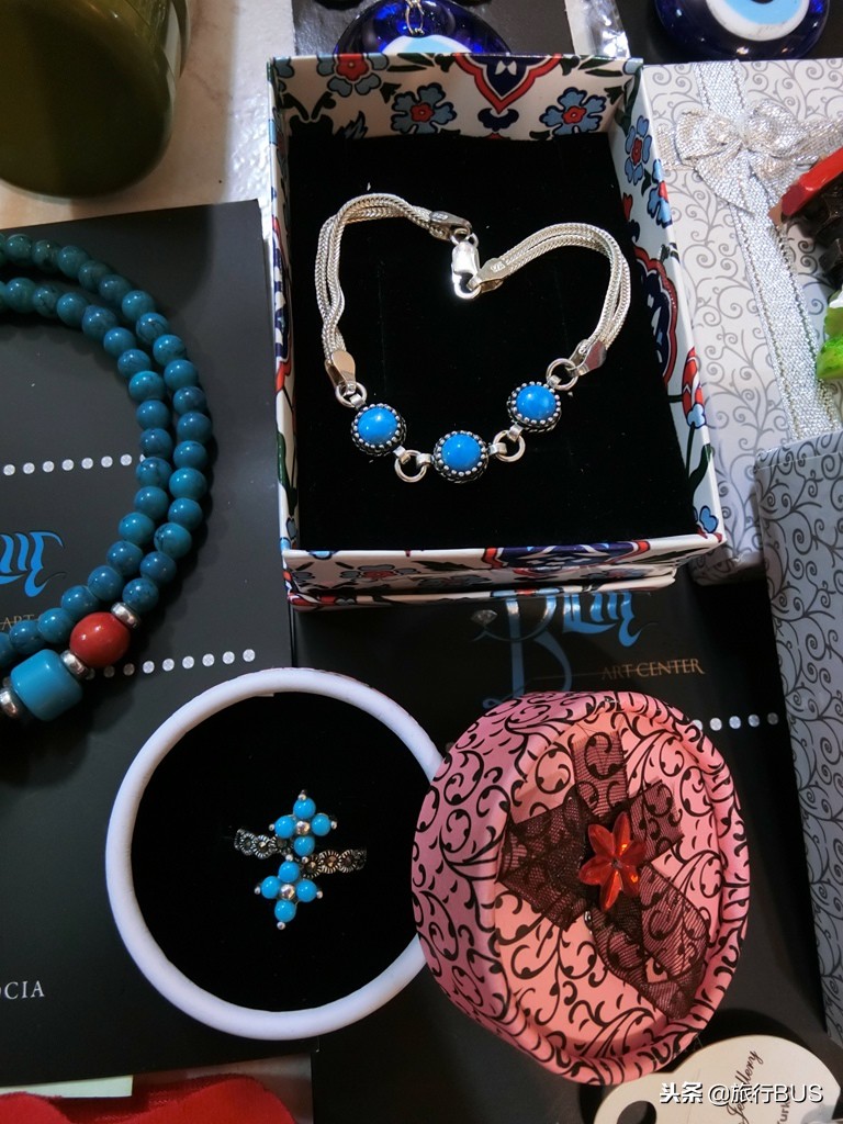 「土耳其」必买伴手礼（蓝眼睛、玫瑰精油、香料等……