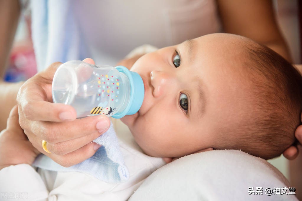宝宝喝奶粉不爱喝水怎么办尿黄,宝宝喝奶粉不肯喝水怎么办