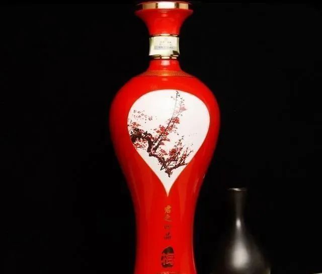 这4种白酒要少喝没酒味还浪费钱,这四款酒真正的物美价廉