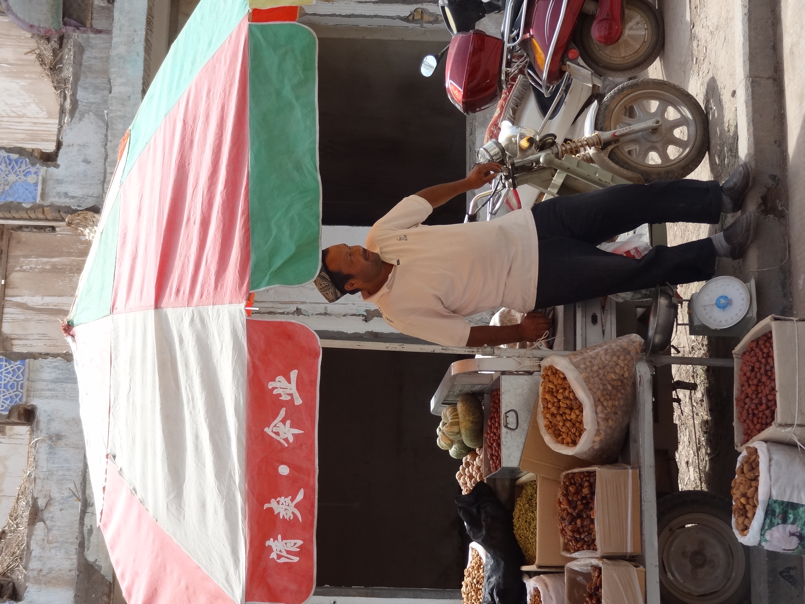 *疆新**南部边境城市喀什，剪影当地人的安逸生活