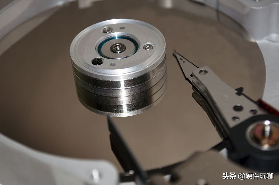 单碟移动硬盘好还是双碟好,单碟硬盘和双碟硬盘哪个故障率高