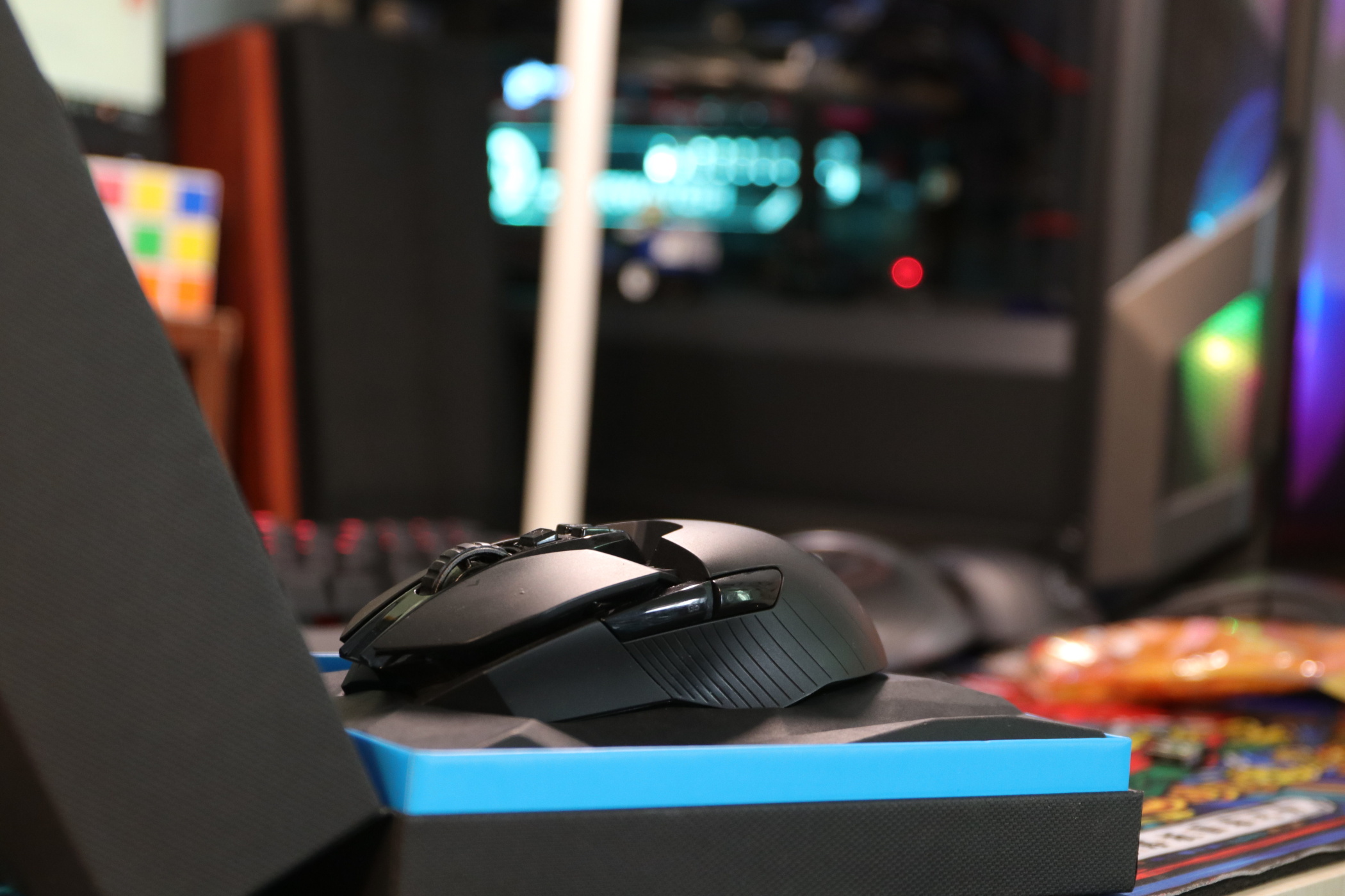 罗技无线游戏鼠标g304和g903,罗技g903鼠标拆卸教程